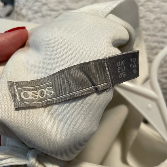 Dress - Picture 4 of 4